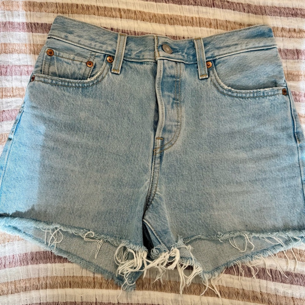 Levi Wedgie Short